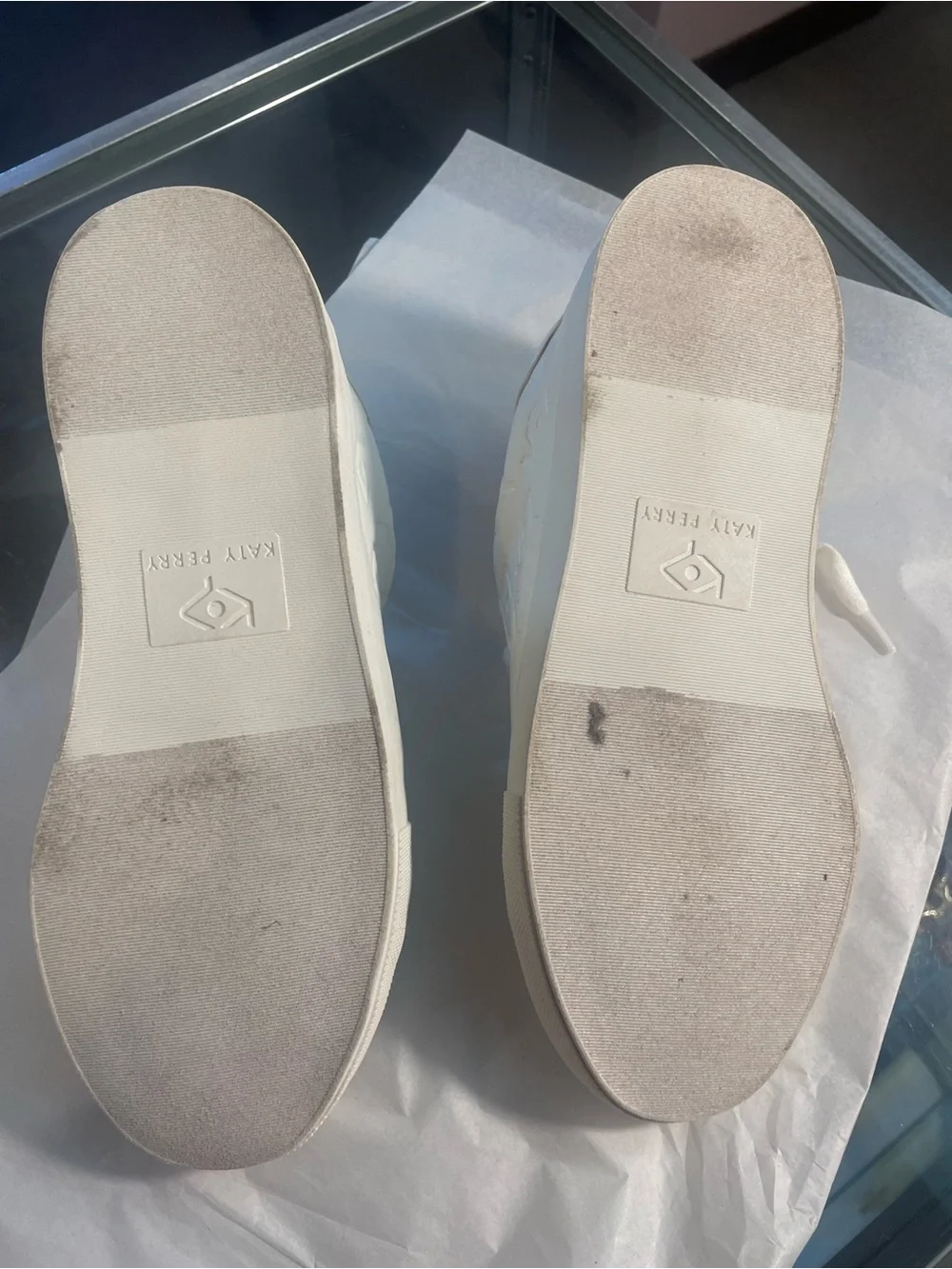 Katy Perry Collections White Embossed Low-Top Sneakers small scuff not bad .